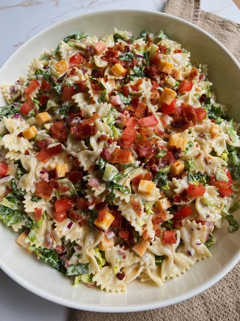 BLT Pasta Salad Easy Cold Pasta Salad Recipes, Easy Cold Pasta Salad, Blt Pasta Salad, Blt Pasta, Blt Salad, Blt Pasta Salads, Cold Pasta Salad Recipes, Creamy Ranch Dressing, Creamy Ranch