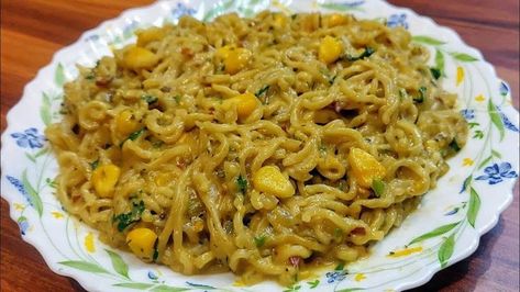 Cheese Maggie, Cheese Maggi, Maggi Recipes, Cheese Corn, Cheesy Corn, Corn Cheese, Pad Thai, Corn, Cheese