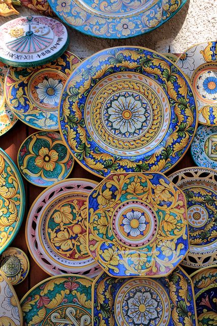 Sicilian Ceramics---I CAN"T STAND PLAIN DISHES..mine are awesome...but, I only 4 settings, which is fine for there is just the two of us :) Sicilian Plates, Sicilian Kitchen, Sicilian Ceramics, Sicilian Wedding, Colorful Plates, Italian Living, Tuscan Design, Pottery Plate, Italian Pottery