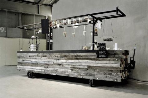 a portable kitchen allows you to take your sink with you! where? and more importantly, why? Mobile Restaurant, Mobile Cafe, Portable Bar, Portable Kitchen, Food Cart, Mobile Bar, Interior Modern, The Ceiling, Cafe Design