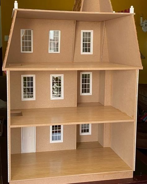 Allison Jr Dollhouse Interior, Allison Jr Dollhouse, Alison Jr Dollhouse, Happy Hobbies, Dollhouse Christmas, Dollhouse Ideas, Dolls House Interiors, Divider Wall, Book Nook