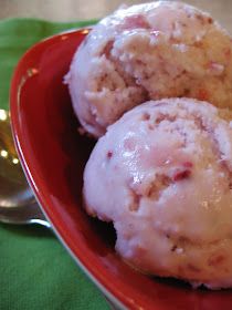 Low Fat Ice Cream, Homemade Strawberry Ice Cream, Strawberry Ice Cream Recipe, Ice Cream Maker Recipes, Dessert Recipies, Healthy Ice Cream, Ice Cream Desserts, Strawberry Ice Cream, Up North