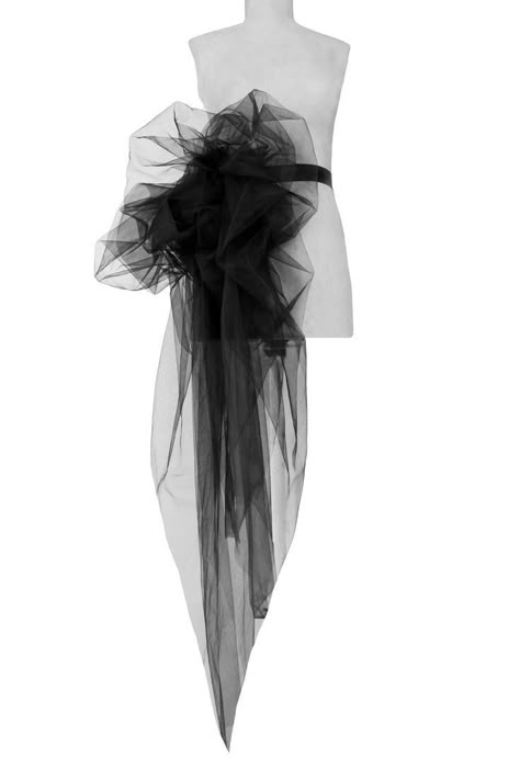 Tulle Bustle, Detachable Tulle Train, Moulin Rouge Costumes, Tulle Costumes, Tulle Fashion, Pregnancy Costumes, Party City Costumes, Goth Prom, Tulle Train