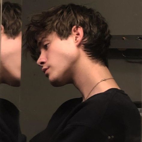 Wet Mop Haircut, Wet Hair Look Men, Mop Hair, Chicos Aesthetic, Men Haircut Curly Hair, Ash Hair, Stylish Dp, People Clothes, Corte De Cabelo Masculino