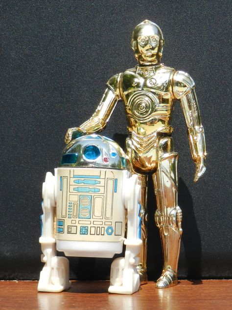 Original Kenner Star Wars Action Figures : C3-PO & R2-D2. There was nothing cooler than owning these 2. Kenner Star Wars Action Figures, Vintage Star Wars Figures, Vintage Star Wars Toys, Toys In The Attic, Star Wars Bb8, Star Wars Droids, R2 D2, Star Wars Figures, Star Wars Action Figures