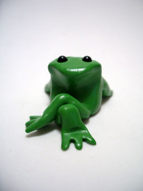 Clay Moulding, Ceramic Frogs, Sculpture Art Clay, Clay Diy Projects, Clay Crafts Air Dry, Polymer Clay Animals, Pottery Crafts, Cute Clay, Clay Art Projects