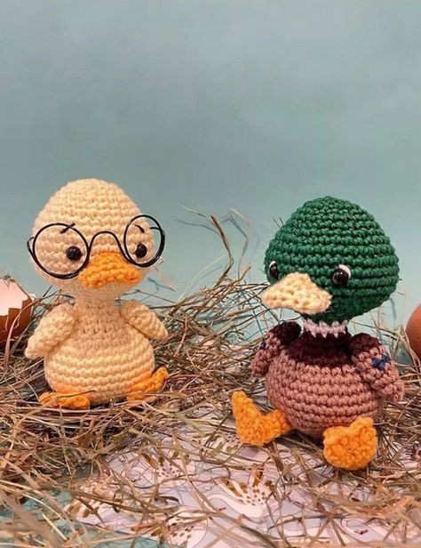 Explore our easy-to-follow Duck Amigurumi Crochet Pattern, perfect for creating charming, handmade toys or unique décor pieces Duck Crochet Pattern, Duck Crochet, Chat Crochet, Amigurumi Minta, Crochet Panda, Crochet Unicorn, Crochet Elephant, Haken Baby, Crochet Pumpkin