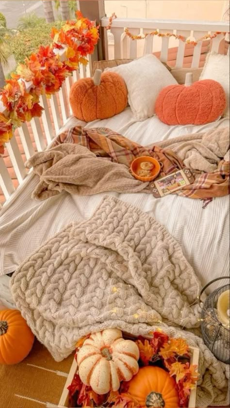 Fall Patio, Autumn Room, Halloween Bedroom Decor, Fall Room Decor, Fall Bedroom Decor, Halloween Bedroom, Cozy Fall Bedroom, Halloween Room Decor, Fall Bedding