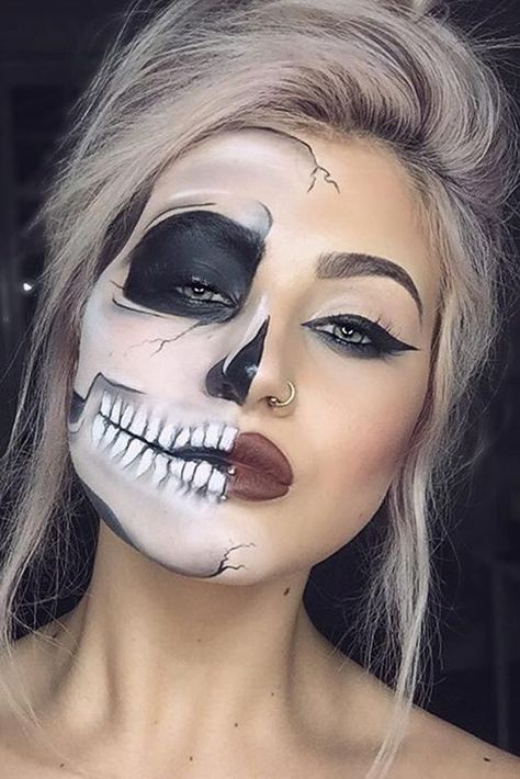 18 Pretty Halloween Makeup Ideas You'll Love Pretty Halloween Makeup, New Look Ideas, Maquillage Halloween Simple, Make Up Diy, Halloweenský Makeup, Holloween Makeup, Vintage Meets Modern, Classic Lifestyle, Halloween Makeup Diy