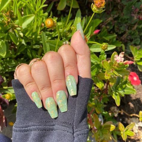 Loki Nails, Acrylic Nails Neon, Nails Neon Green, Green Marble Nails, Green Acrylics, Vacay Nails, Rave Nails, Pearl Nail Art, Cruise Nails