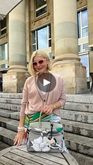 120K views · 1K reactions | Style hack…
.
Ad #stylehacks #hermeslover #styleinspiration #instastyle 
Outfit, bag & accessories @eppli_fashion | Lieblingsstil | Sabrina Carpenter · Espresso Petra Dieners, Instagram Style, Sabrina Carpenter, Insta Fashion, Espresso, Life Hacks, Bag Accessories, Style Inspiration, On Instagram