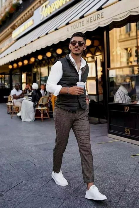 Mens Puffer Vest Outfit, Outfit Ideas 2022, Business And Advertising, Vest Outfits Men, Smart Casual Menswear, Mens Business Casual Outfits, Herren Style, Classy Outfits Men, Design Fails