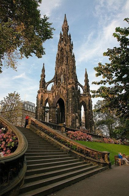 The Scots so loved their national poet, Sir Walter Scott, that this monument in Edinburgh, Scotland was built for him. Scott Monument, Sir Walter Scott, Walter Scott, Voyage Europe, England And Scotland, Edinburgh Scotland, Old Building, Scotland Travel, British Isles