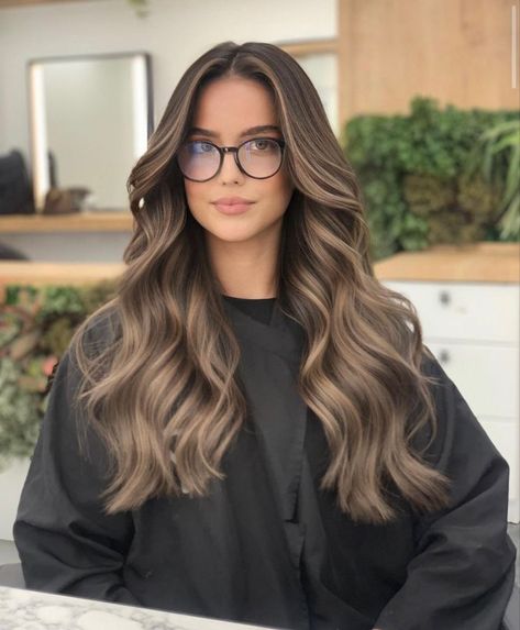 Brunette Light Brown Balayage, Neutral Toned Balayage Brunette, Brunette Balayage Hair Dimension, Dark Beige Balayage, Mushroom Color Highlights, Mushroom Brown Highlights On Brown Hair, Mushroom Brown Hair Color Ombre, Frosty Brown Hair Color, Chocolate Mushroom Hair