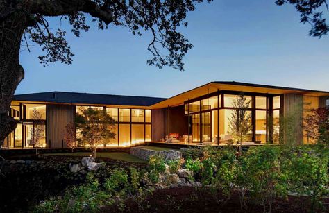 Asian contemporary home with glass walls in the Pacific Northwest Deck Shade, L Shaped House, In Harmony With Nature, Kengo Kuma, Japanese Architect, Glass Walls, Happy Valley, Contemporary House Design, House Elevation