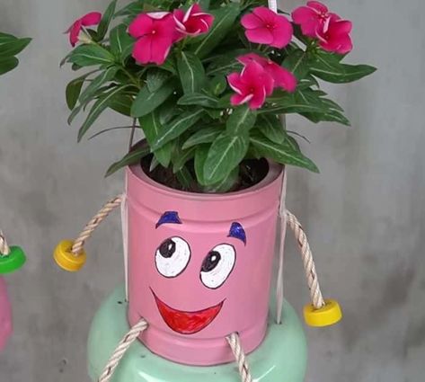 Easy DIY Repurposed Tin Can Planter Tutorial Coffee Can Planters Flower Pots, Coffee Can Planter, Can Planters, Glue Sticks, Flower Planters, Hot Glue Gun, Marker Pen, Tin Can, Glue Gun