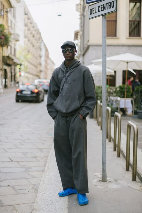 2020 Fashion Trends Street Styles, Berlin Street Style, Fashion Week Spring 2023, Berlin Fashion Street, Outfitinspo Style, Mens Fashion Week Street Style, Paris Fashion Week Men, Berlin Street, Berlin Fashion Week