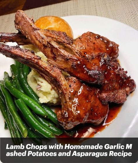 A delicious and elegant meal of lamb chops with homemade garlic mashed potatoes and asparagus Homemade Garlic Mashed Potatoes, Recipe For Lamb Chops, Mashed Potatoes And Asparagus, Potato And Asparagus Recipe, Potatoes And Asparagus, Easy Mashed Potatoes, Lamb Chop Recipes, Easy To Cook Meals, Creamy Mash