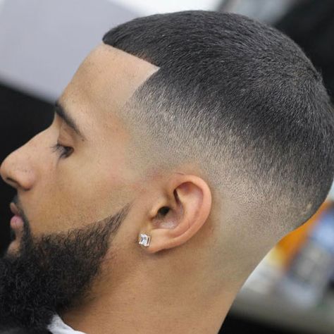 High Skin Fade + Line Up + Buzzed Top Buzz Cut For Men, Buzz Haircut, Mid Fade Haircut, Top Hairstyles For Men, Trendy We Fryzurach, High Skin Fade, Male Hairstyles, Buzz Cut Hairstyles, Tapered Haircut