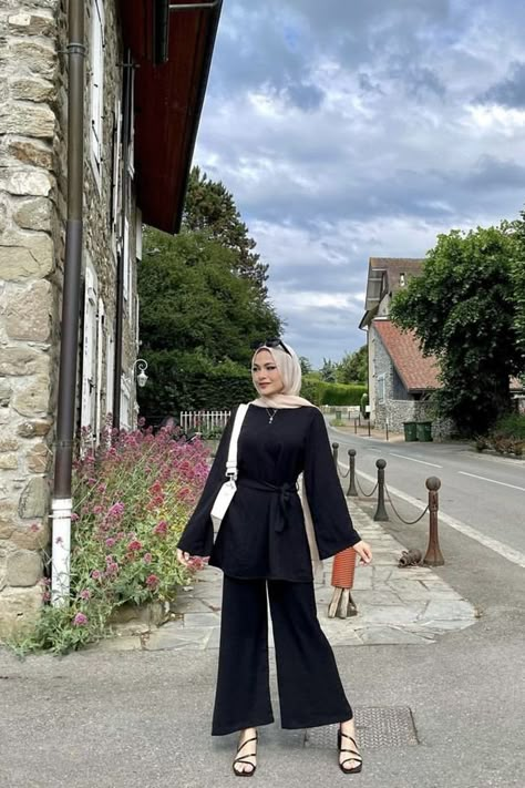 Graduation Pants Outfit, Formal Graduation Outfit, Muslim Graduation Outfit, Hijab Graduation Outfit, Modest Graduation Outfit, Graduation Outfit Ideas Hijab, Convocation Outfit, Korean Hijab, Hijab Formal