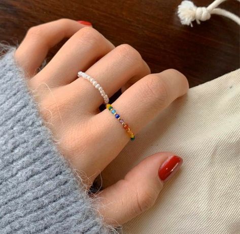 Cincin Diy, Diy Beaded Rings, Diy Jewelry Rings, Indie Jewelry, Beading Jewelery, Beaded Necklace Diy, Beads Bracelet Design, Diy Rings, Handmade Wire Jewelry