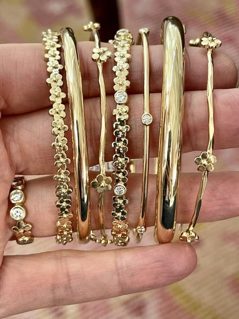 Dope Jewelry Accessories, Jewelry Accessories Ideas, Dope Jewelry, Gold Bracelets, Jewelry Fashion Trends, Classy Jewelry, Funky Jewelry, Stacked Jewelry, Jewelry Lookbook