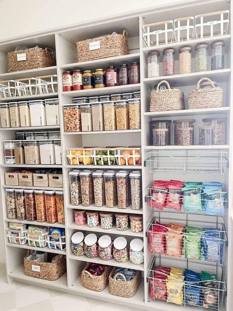 Huge Snack Pantry, Healthy Organized Pantry, Big Organized Pantry, Full Pantry Organization, Healthy Pantry Organization, Aesthetic Pantry Ideas, Visible Pantry Ideas, Healthy Pantry Aesthetic, Full Pantry Aesthetic