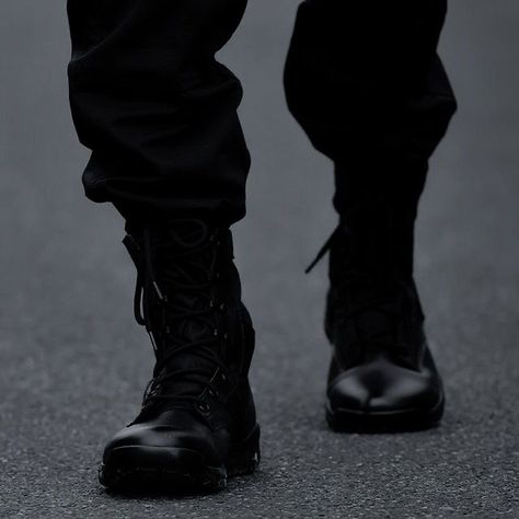 Combat Boots Aesthetic, Boots Aesthetic, Iron Flame, Fourth Wing, Black Pins, Wattpad Books, Urban Fantasy, Bucky Barnes, Character Aesthetic