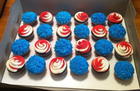 Dr Suess cupcakes Thing 1 Thing 2 Cupcakes, Thing One Thing Two Cupcakes, Dr Suess Cupcake Ideas, Cat In The Hat Cupcakes, Dr Suess Cake Ideas, Dr Seuss Cake Ideas, Dr Seuss Cupcake Ideas, Dr Suess Food Ideas, Dr Seuss Themed Food