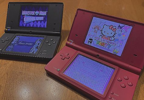 2000s Ds Games, 2000s Game Console, Nintendo Ds 2000s, 2000s Games Nostalgia, 2000s Games Aesthetic, 3ds Games Aesthetic, Ds Aesthetic Nintendo, 3ds Nostalgia, 2000s Valentines