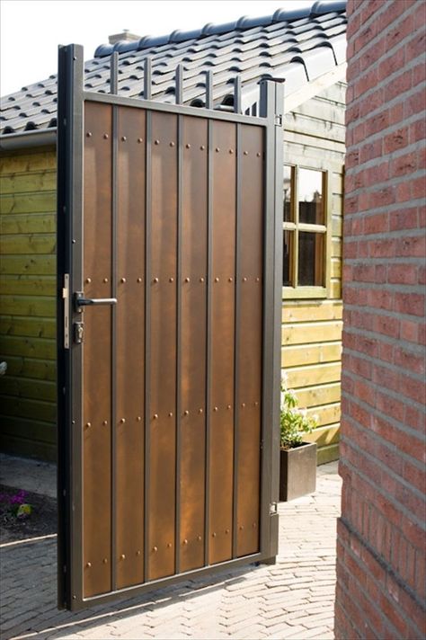 Wooden Garden Gate, Backyard Gates, Interior Design Hallway, Metal Garden Gates, Entrance Interior Design, Home Gate Design, Gate Designs Modern, Modern Hallway Ideas, Fence Gate Design