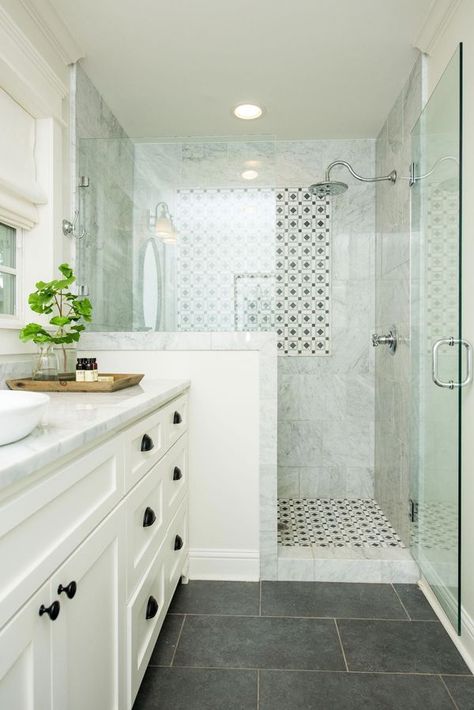 Ellen Architecture Bathroom Renovation Diy, Architecture Renovation, Diy Bathroom Makeover, Bad Set, Master Bath Remodel, Diy Bathroom Remodel, Diy Bathroom Decor, Tile Flooring, Bathroom Layout