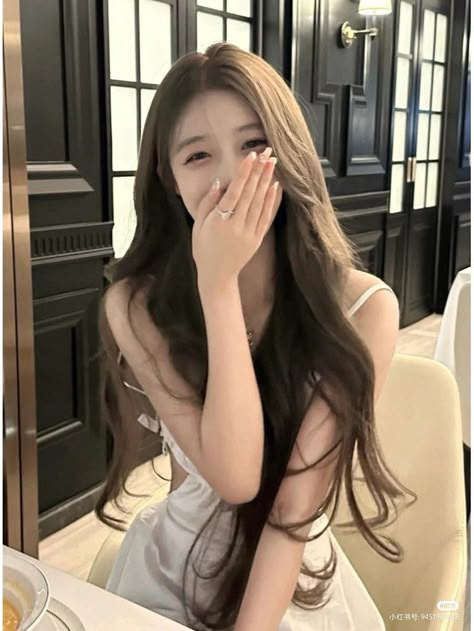 Brown Hair Korean, Ash Brown Hair Color, Ash Brown Hair, Uzzlang Girl, Inspirational Celebrities, Pretty Selfies, Korean Hairstyle, Brown Hair Colors, Aesthetic Hair