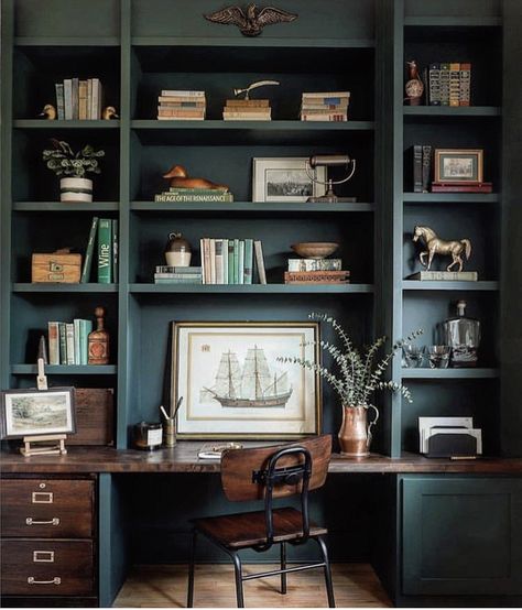 Dark green + that gorgeous wood. Just seems so cozy and welcoming. . For home topics, blog, and CO real estate needs, visit: bethgoltz.com. For more home inspiration, follow me on instagram @ecgoltz. 70s Aesthetic Office, Jenni Yolo, Dark Home Office, Masculine Home Office, Office Built Ins, I Spy Diy, Sitting Rooms, Casa Country, Office Nook