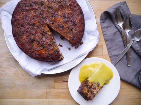 Nourish Everyday - Healthy Grain Free Christmas Fruit Cake Christmas Fruit Cake Recipe, Using Almond Flour, Healthy Bakes, Fruit Cake Recipe Christmas, Christmas Fruit Cake, Almond Fruit, Fruit Cake Recipe, Keto Cakes, Body Nutrition