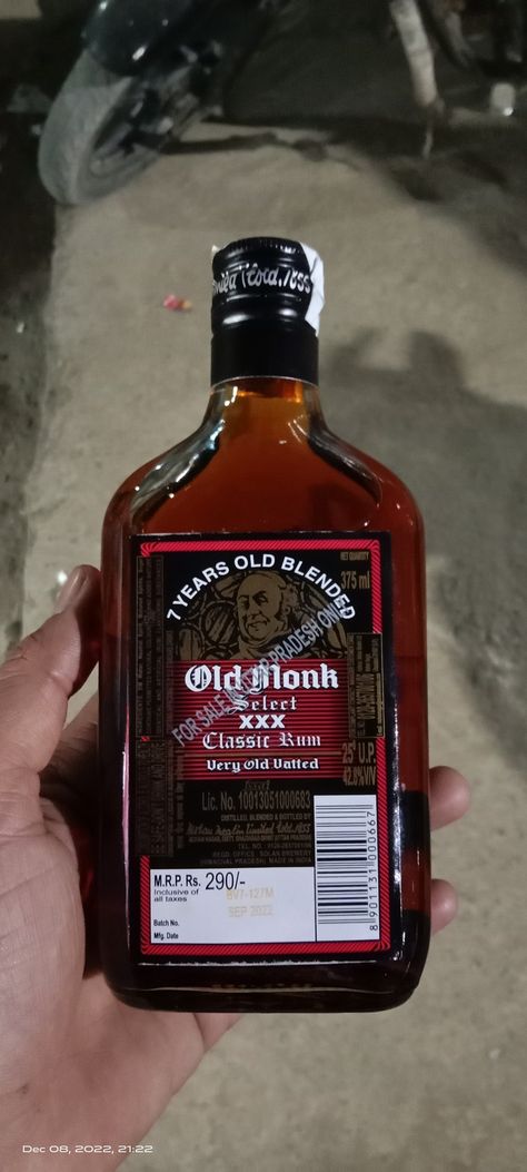 At 8Dec Rahul Merriage with Arjun Old Monk Rum Snapchat Story, Old Monk Snap, Independence Day Wishes Images, Old Monk Rum, Drinks Pictures, Daaru Party Pic, Alcoholic Drinks Pictures, Saraswati Photo, Old Monk