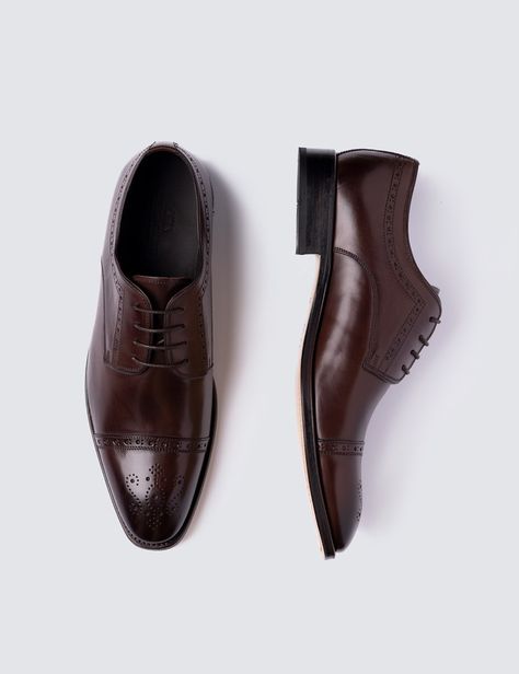 Guys Shoes, Brogue Shoe, Brown Brogues, British Style Men, Hawes And Curtis, Dress Indian, Classic Brown, Brogue Shoes, Fishnet Stockings