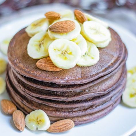 Chocolate Banana Pancakes is great breakfast recipe to curb your morning cravings for chocolates! These easy to make, delicious and vegan pancakes are made in the blender from wholesome ingredients! Serve this with your favorite toppings and enjoy! Healthy Chocolate Banana, Yummy Pancake Recipe, Gluten Free Flour Blend, Tasty Pancakes, Comfort Food Recipes, Vegan Pancakes, Dairy Free Chocolate, Pancake Batter, Banana Pancakes