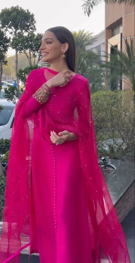 Organza Salwar Suit, Women Plus Size Outfits, Organza Salwar, Plazzo Suit, Suit Indian, Sangeet Outfit, Rani Pink, Eid Party, Traditional Indian Dress