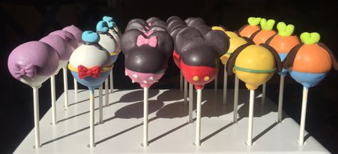 Mickey Mouse Clubhouse Cake Pops Wedding Cake Funfetti, Cake Pops Mickey Mouse, Cake Ballerina, Cupcakes Minnie Mouse, Minnie Mouse Cake Pops, Mickey Mouse Clubhouse Cake, Mickey Mouse Themed Birthday Party, Mickey Mouse 1st Birthday, Cake Pop Stands