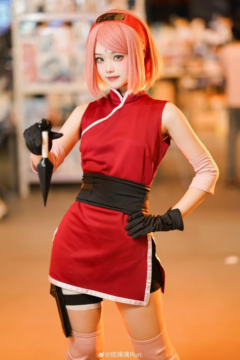 Cosplayer Girl, Kunoichi Outfit, Cosplay Sakura, Black Cat Cosplay, Sakura Haruno Cosplay, Sakura Cosplay, Easy Cosplay, Snk Cosplay, Naruto Cosplay