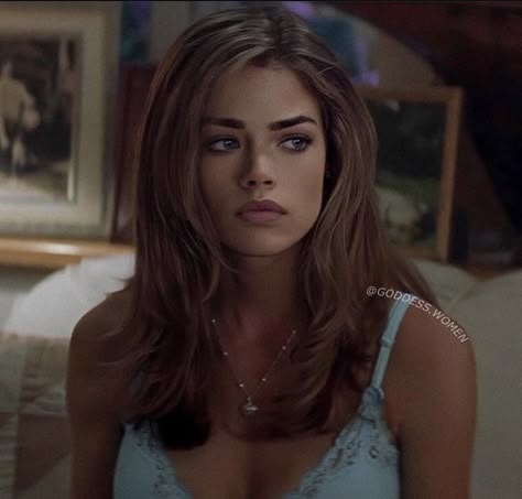 Wild Things 1998, Women Goddess, Goddess Women, Y2k Hairstyles, Denise Richards, Beautiful Aesthetic, 90s Hairstyles, Beauty Icons, Makeup Goals