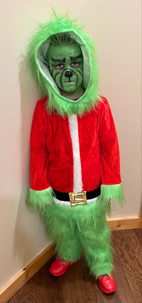 Halloween or Grinch School Day makeup tips! Grinch Makeup, Grinch Costumes, Day Makeup, The Grinch, Easy Kids, Grinch, Makeup Ideas, Makeup Tips, Halloween