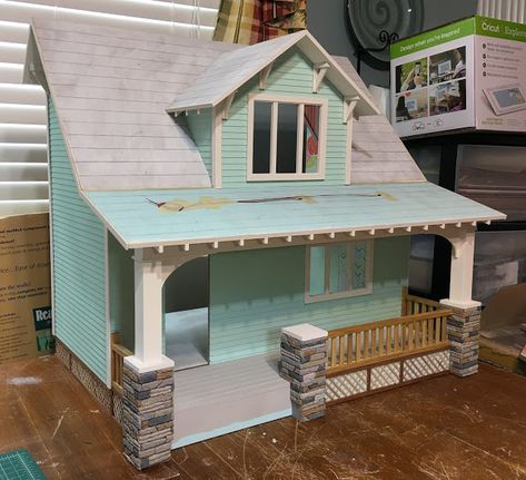 Bungalow Dollhouse, Good Toys, Real Good Toys, Beachside Bungalow, Designs Wallpaper, Traditional Porch, Dollhouse Design, Dollhouse Lighting, Clapboard Siding