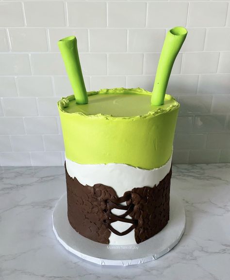 Shrek Bday Cake, Shrek Cake Ideas, Shrek Cupcakes, Shrek Birthday Cake, Shrek Themed Party, Shrek Birthday Party, Shrek Birthday, Shrek Cake, Shrek Party