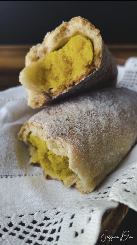 Pan Dulce Elotes Recipe, Elote Pan Dulce Recipe, Tetelas Recipe, Pan Dulce Recipe, Mexican Baking, Mexican Pastry, Mexican Conchas, Authentic Mexican Desserts, Latin Desserts