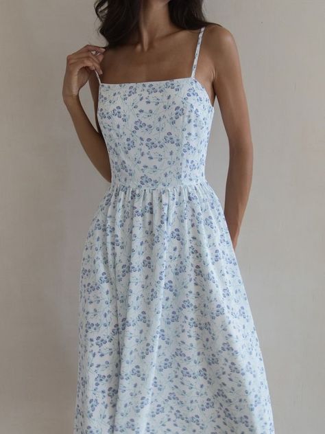 Dresses Midi Casual, Casual Summer Midi Dress, Cute Spring Dresses Aesthetic, Spring Dress Aesthetic, Casual Outfits Aesthetic, 23 Aesthetic, Pretty Fits, Masters Graduation, Summer Floral Dress