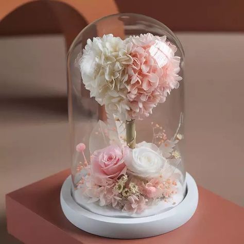 Glass Dome Decor Ideas, Luxury Gift Ideas, Eternal Roses, Luxury Flower Bouquets, Eternal Rose, Flower Box Gift, Flowers In Jars, Flower Gift Ideas, Everlasting Flowers