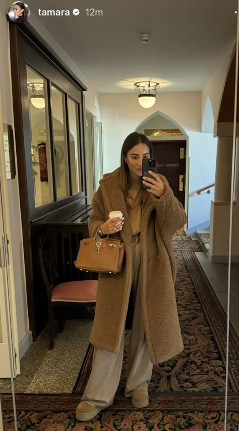 Birkin 25 Gold Outfit, Birkin 25 Outfit, Birkin 25 Gold, Birkin Gold, Ootd 2022, Tamara Kalinic, Classy Fits, Gold Outfit, Winter Fit