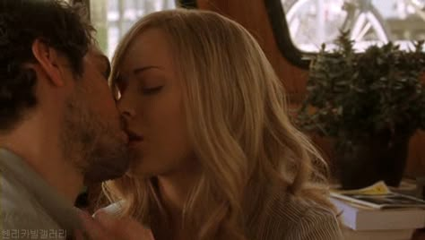 Henry Cavill Kiss, Henry Cavill The Tudors, Top Romantic Movies, Actress Kiss, Intimacy Couples, Lips Photo, Rachel Wood, The Tudors, Cute Couple Comics